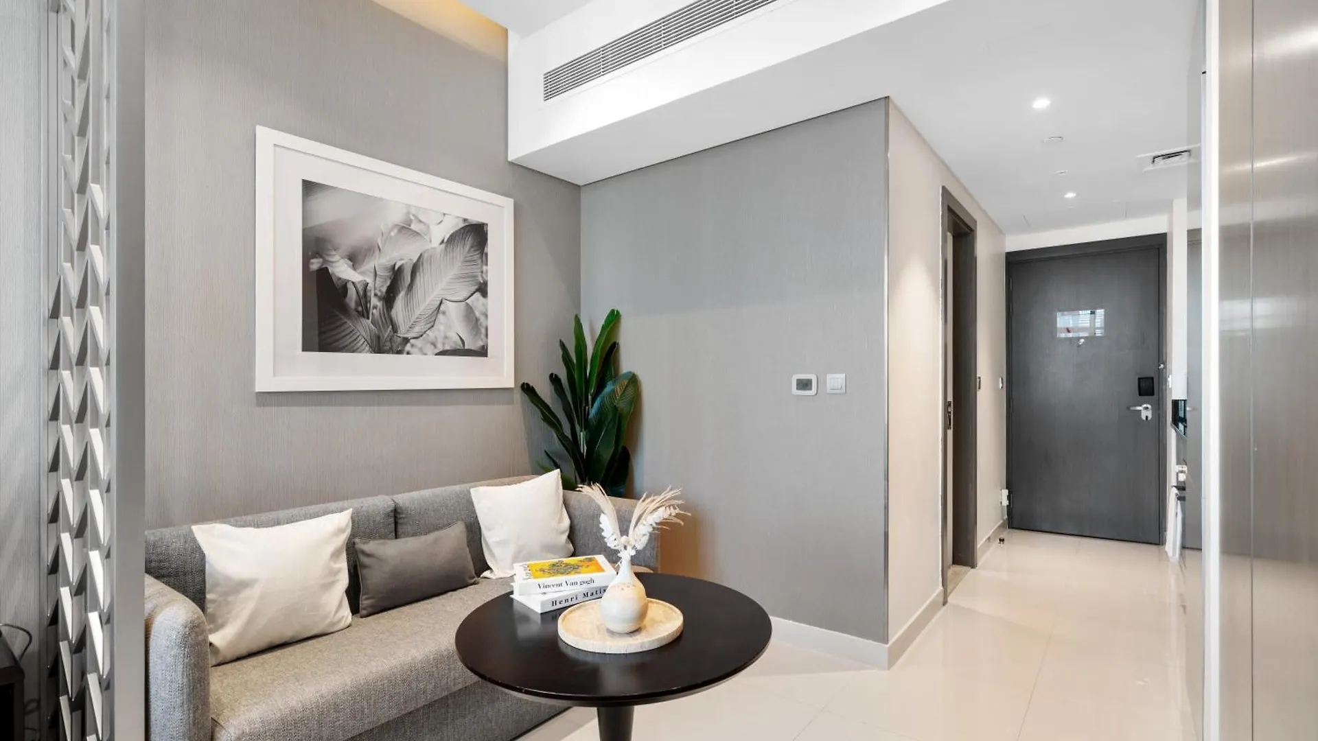 Luxury Studio - Downtown Dubai - Near Burj Khalifa 0*,  Egyesült Arab Emírségek